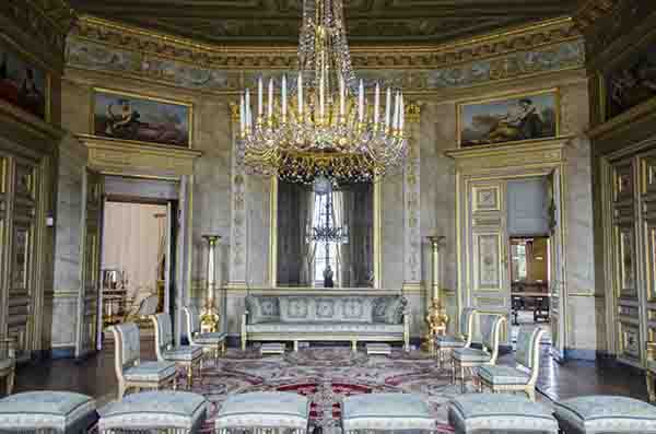 Francia - Compiegne 20 - castillo de Compiegne - El Salón de las Damas de Honor.jpg